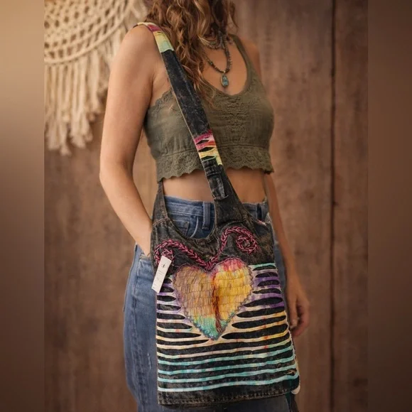 Boho Heart Crossbody Bag - Multicolor - Picture 10 of 11